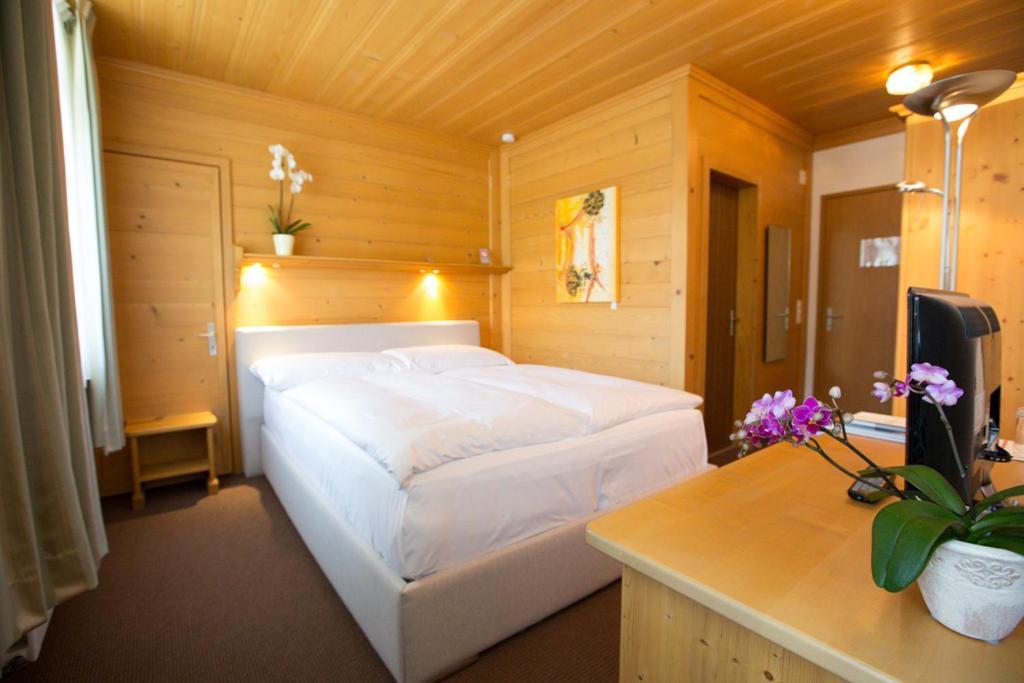 Sonnegg Hotel Zweisimmen Szoba fotó