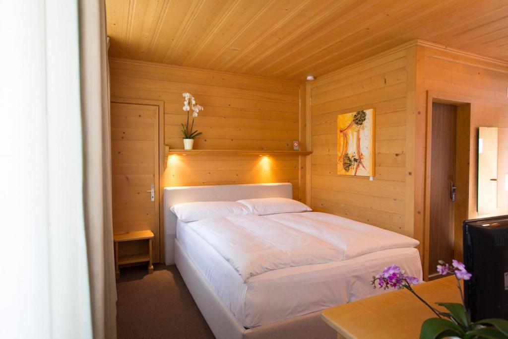 Sonnegg Hotel Zweisimmen Szoba fotó